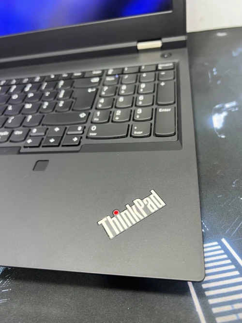 LENOVO THINKPAD P15 cpu i5 10400H RAM 16GB NVME 512GB NVIDIA QUADRO T1000