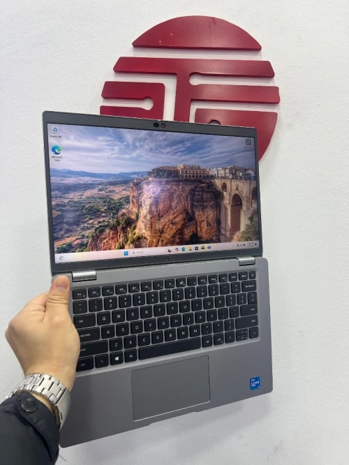 DELL LATITUDE 5420 CPU i5 11em RAM 16gb NVME 256 IINTEL IRIS XE