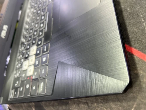 ASUS TUF GAMING RYZEN 7 3750H RAM16gb nvme512gb RTX 2060 6gb