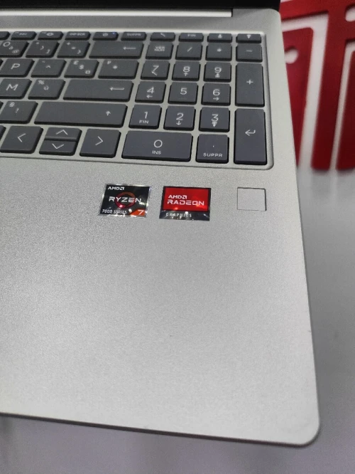 Hp laptop 15 ryzen 7 7730u 16gb nvme 512 tactile 