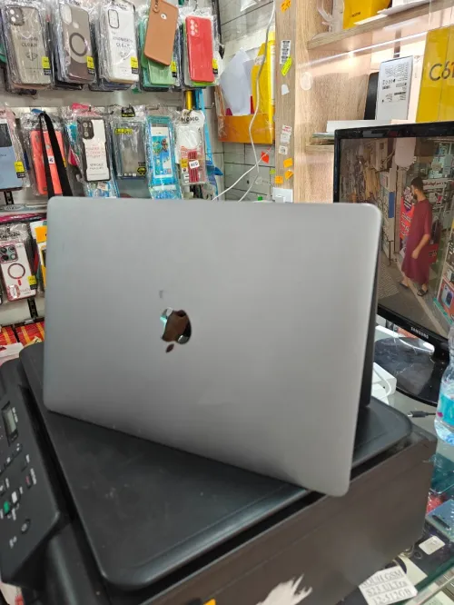 MacBook pro 17