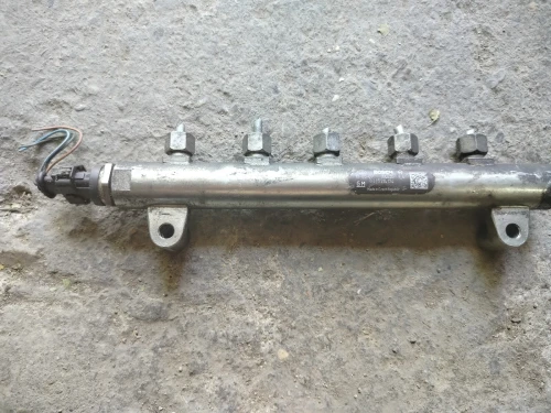 La rompe ( Rail injection haute pression )Chevrolet / Opel