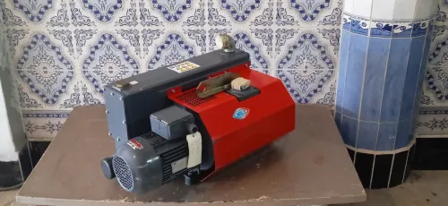 Pompe à vide ( sous-vide ) NEUF
