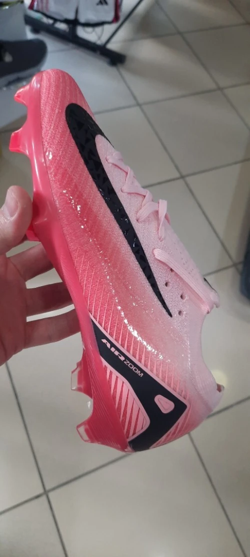 Souliers de football semi pro qualité élite 