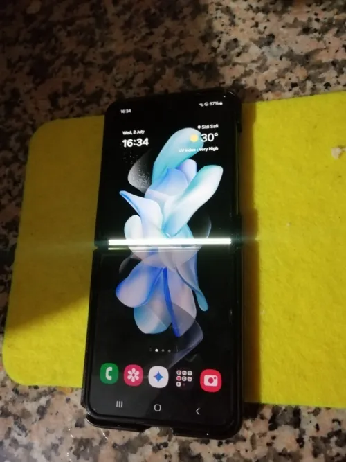 Samsung Galaxy z flip 4