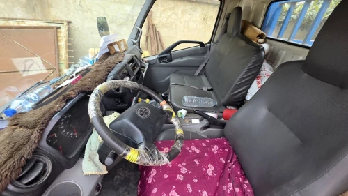 Toyota Hino 300 2013