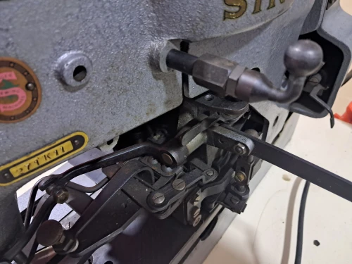MACHINE A COUDRE
