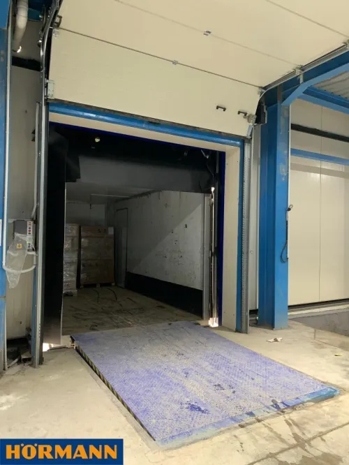 Equipement de quai / porte industrielle / Sas d'étanchéité / niveleur de quai  