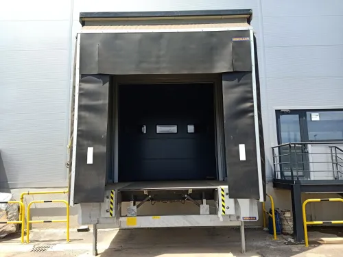 Equipement de quai / porte industrielle / Sas d'étanchéité / niveleur de quai  