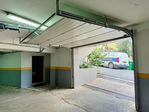 porte sectionnelle / rideau électrique / porte automatique 