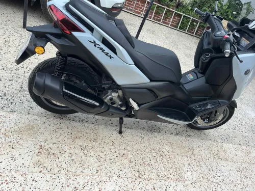Yamaha Xmax 300 2025