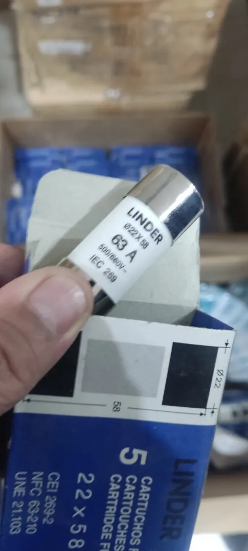 Lot de Bouton poussoir metalique,fusible et connecteur