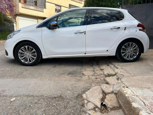 Peugeot 208 2019 Allure Facelift