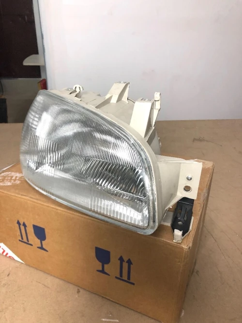 Phare Clio Japonaise