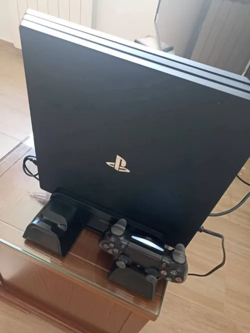 Ps4 pro للبيع