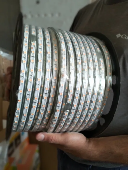 Un lot de spot disponible 6w.......18w