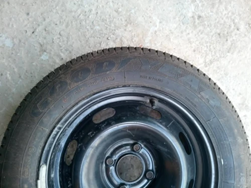 عجلة احتياطية أصلية لم تستخدم  ( Roue Good year original 185/65/15 ( pneu +jante par 15)