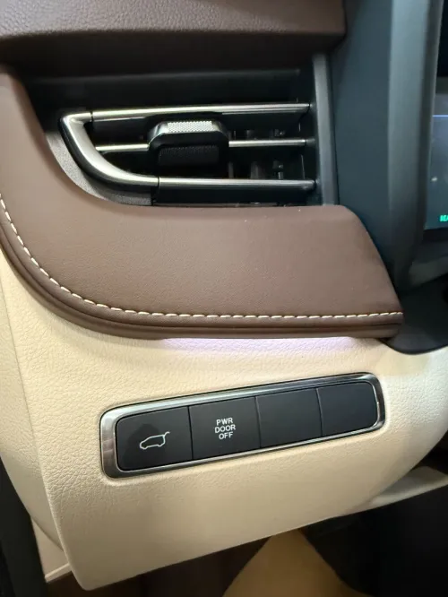Bestune M9 2025 Luxury