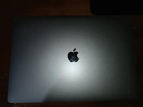 MacBook pro 2018 touchpad écran 2K vente seulement à Béjaïa 