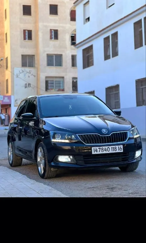 Skoda Fabia 2018 Style (avec toit panoramique)