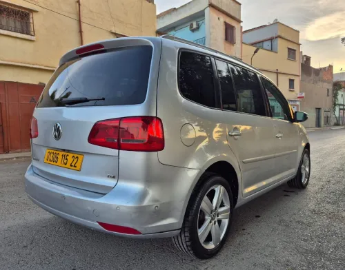 Volkswagen Touran 2015 United