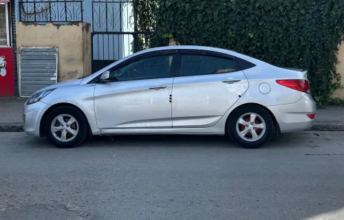 Hyundai Accent RB  5 portes 2013 Style