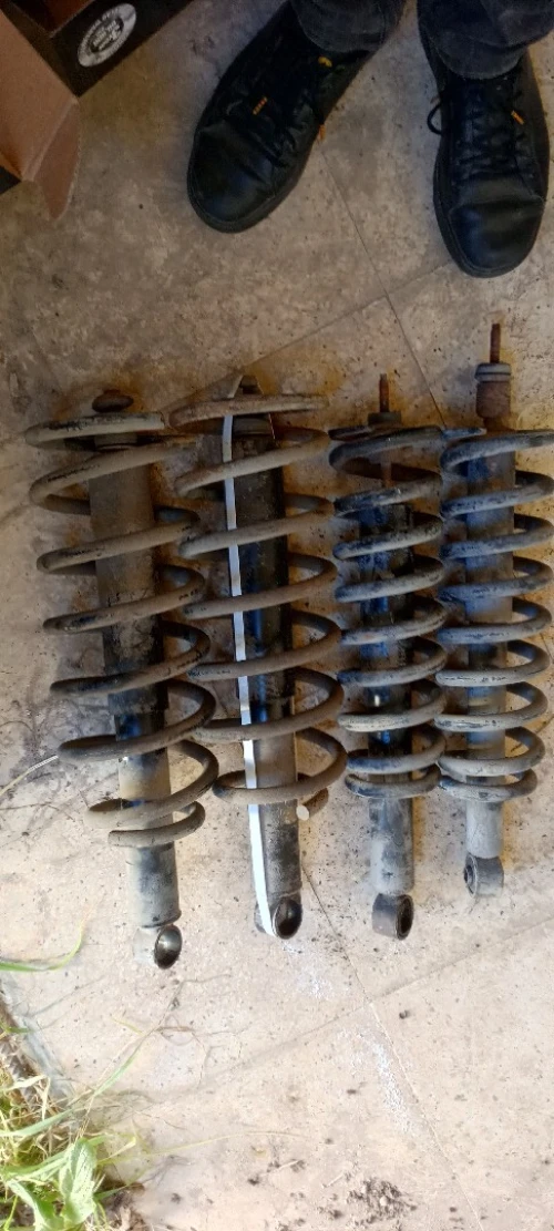 Suspension complète Toyota Land Cruiser Série 80 (Amortisseurs + Ressorts)