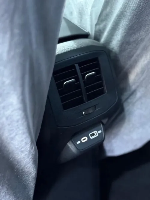Volkswagen Tharu  2025 Black édition