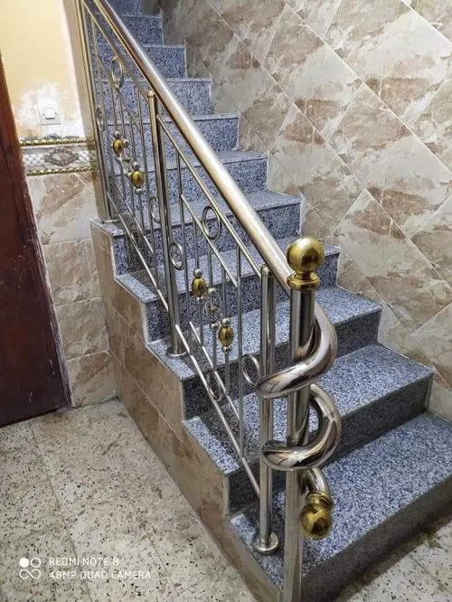 Fournitures et pose rampe d'escalier en inox garde-corps en inox et verre cabine de douche moderne