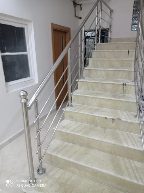 Fournitures et pose rampe d'escalier en inox garde-corps en inox et verre cabine de douche moderne