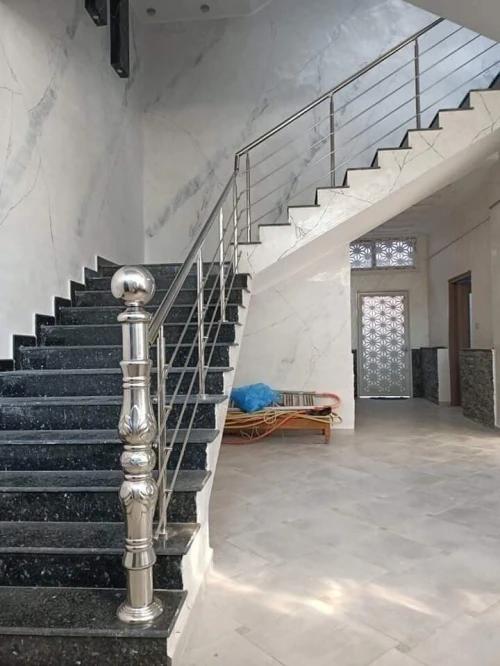 Fournitures et pose rampe d'escalier en inox garde-corps en inox et verre cabine de douche moderne