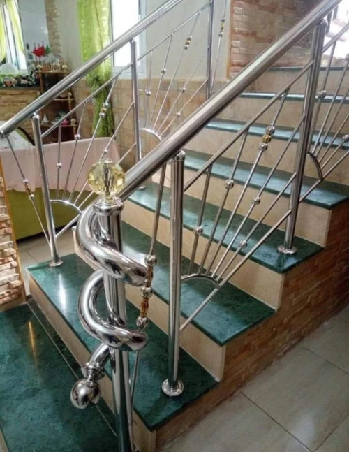 Fournitures et pose rampe d'escalier en inox garde-corps en inox et verre cabine de douche moderne