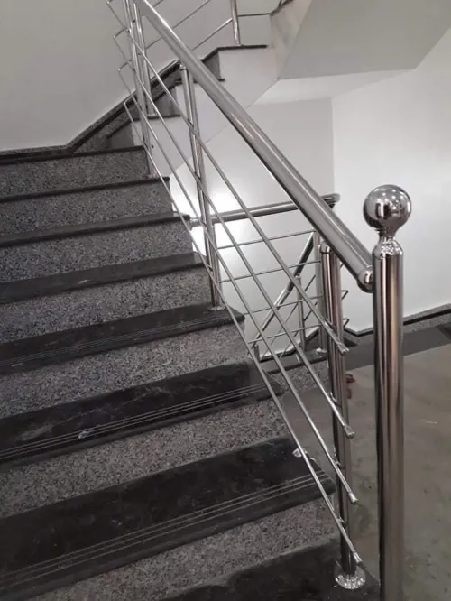 Fournitures et pose rampe d'escalier en inox garde-corps en inox et verre cabine de douche moderne