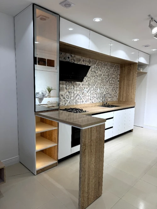 cuisine équipée moderne et sur mesure HIGH GLOSS