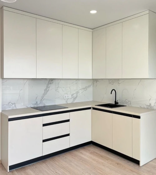 cuisine équipée moderne et sur mesure HIGH GLOSS