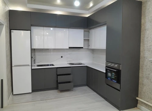 cuisine équipée moderne et sur mesure HIGH GLOSS 