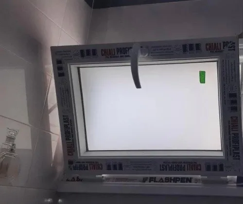 Fenêtre en pvc et aluminium 