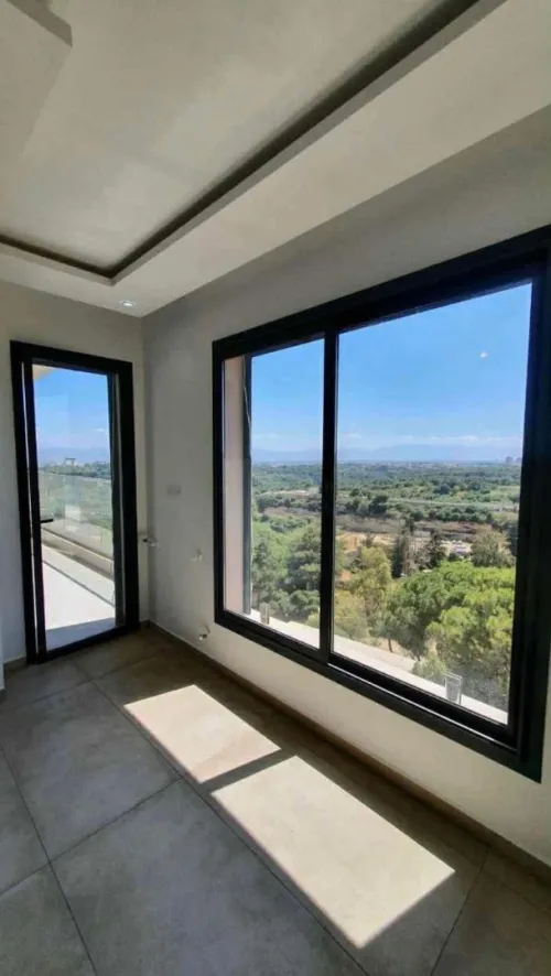 Fenêtre en pvc et aluminium 