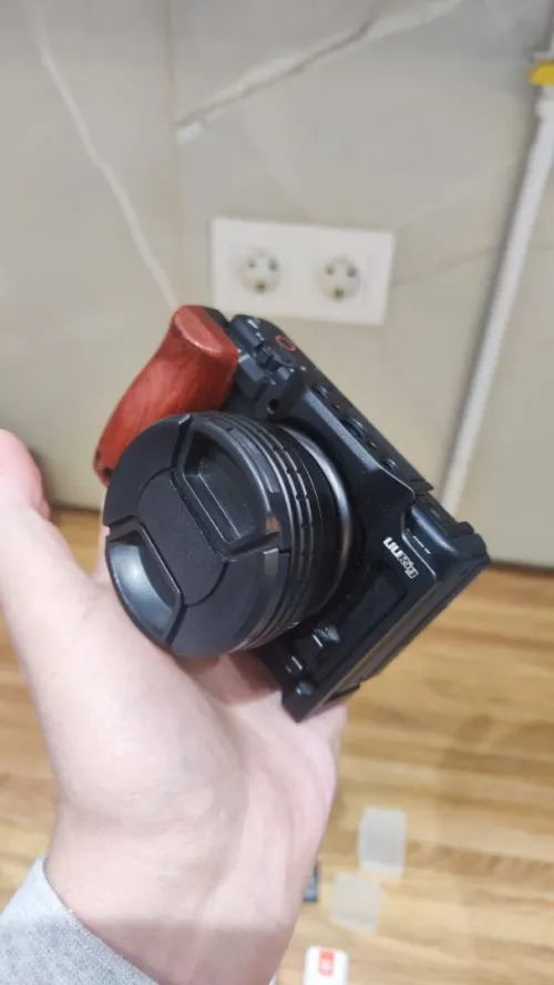 Sony ZV-1 + Kit Vlog Complet (Micro RØDE + Trépied + Accessoires