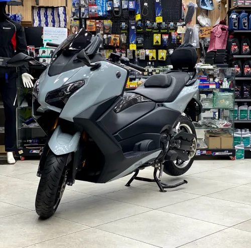 Yamaha Tmax 2025