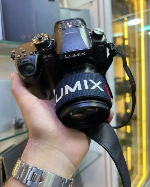 LUMIX GH4 + lens 12-60 G-Vario ASPH