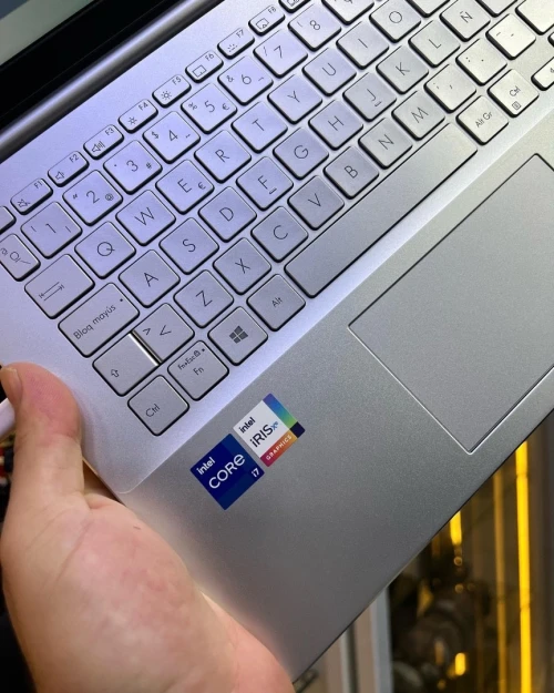 Asus vivobook 14S i7-11éme 
