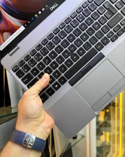 Station De Travail Mobile محطة العمل المتنقلة  DELL Précision 3551