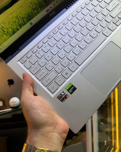 Acer SWIFT X 14 Pouce R5 GTX1650 Disponible Chez Morsi store Dz