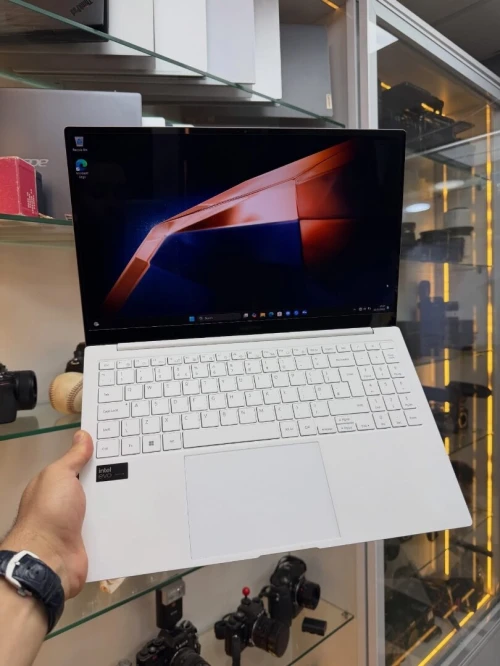 Samsung GalaxyBook 15 ULTRA 7 AMOLED Disponible Chez Morsi store dz