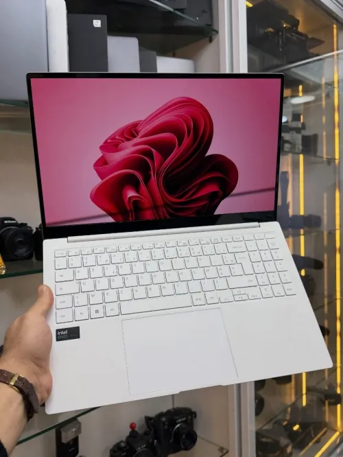 {VENDU}Galaxy BOOK Spécial Édition ULTRA-7 OLED Disponible chez morsi store dz