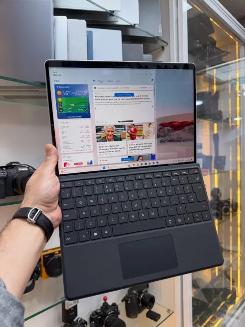 Surface Pro 9 - i5/16GB/156GB Disponible chez Morsi store dz