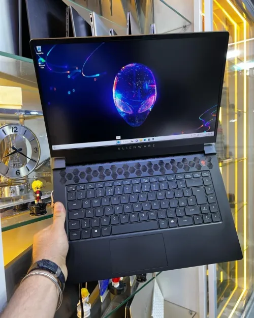 Vendu Dell AlienWare M15-R6 i7-11TH 16/2048GB, Carte Graphique NVDIA RTX3070 8GB