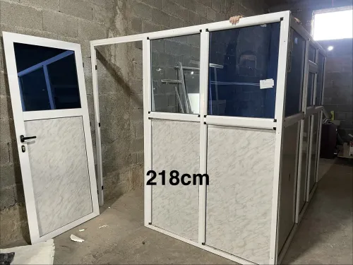 Vitrine en aluminium 3 facade (bureau)