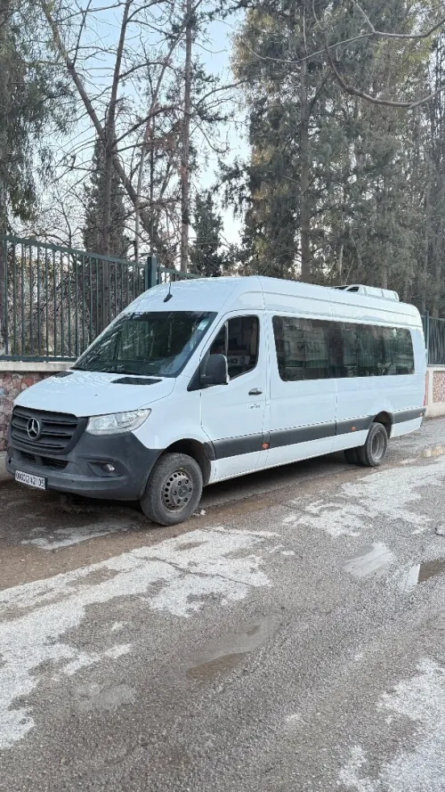 Location d'un minibus Sprinter 23 places-حافلة صغيرة للكراء من نوع مرسيدس سبرينتر تتسع لـ 23 راكبًا